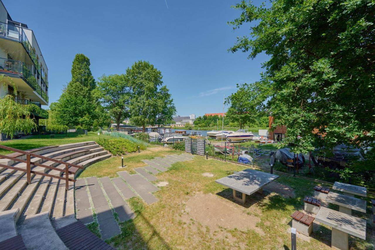 Apartmán Na Grobli Riverside & Free Garage By Renters Vratislav
